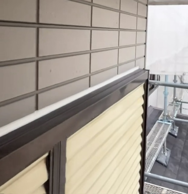 【阪南市山中渓】劣化した継ぎ目とサッシ廻りのコーキングの補修工事をしました