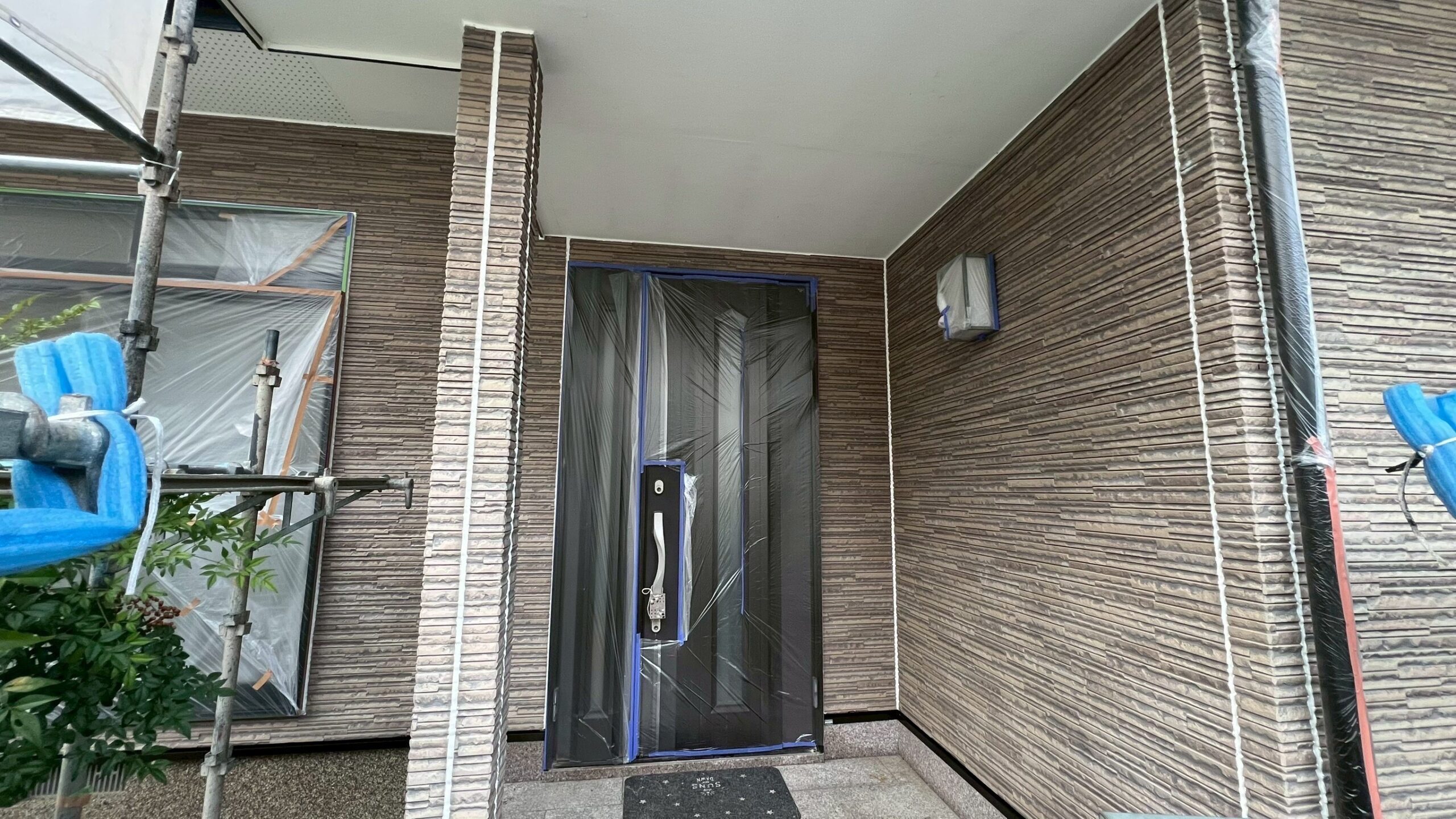 【阪南市山中渓】外壁にシーラーを天井にケンエースの塗装をしました