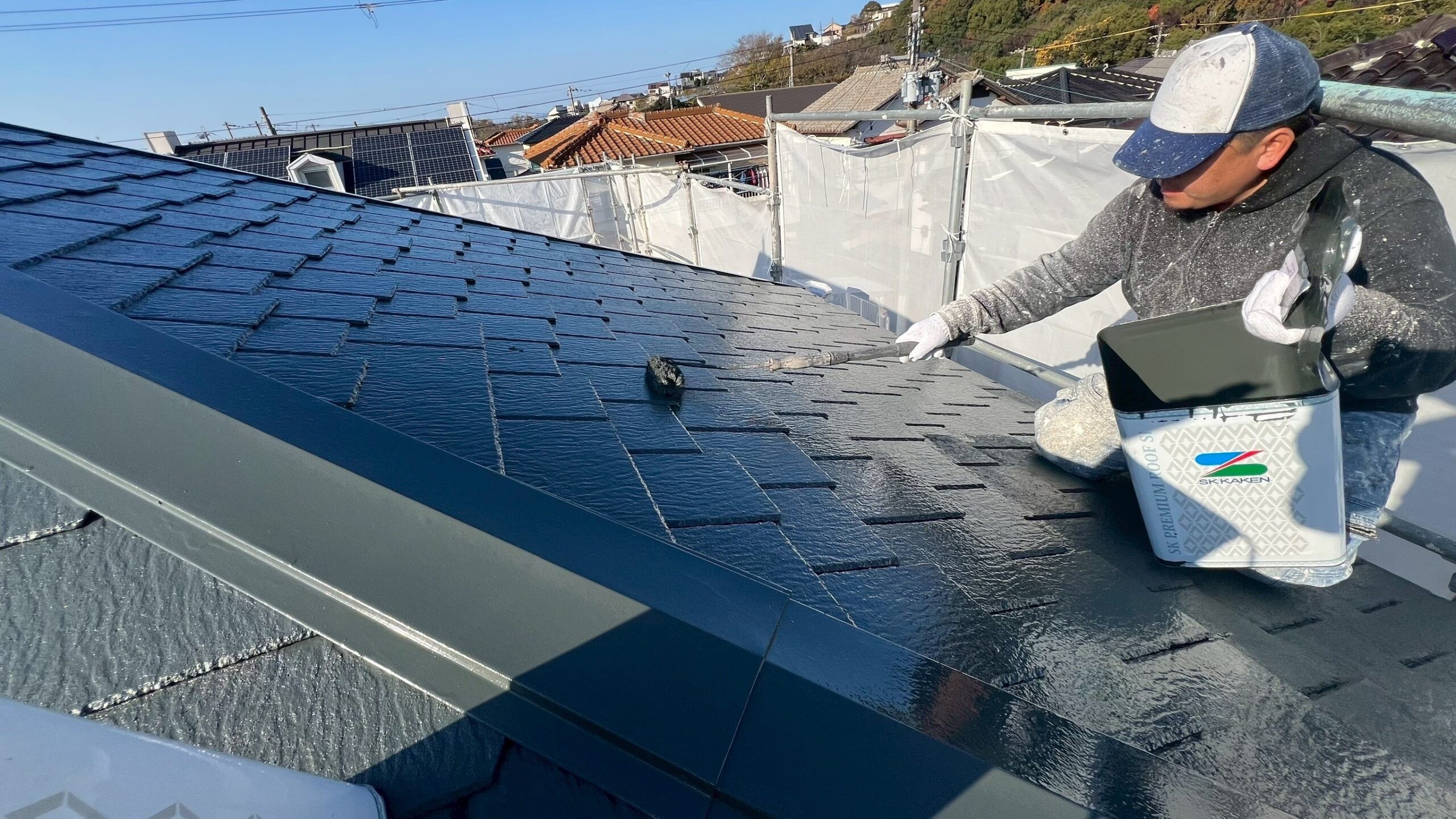 【阪南市和泉鳥取】劣化したスレート瓦と上貼りしたコンパネの塗装工事をしました