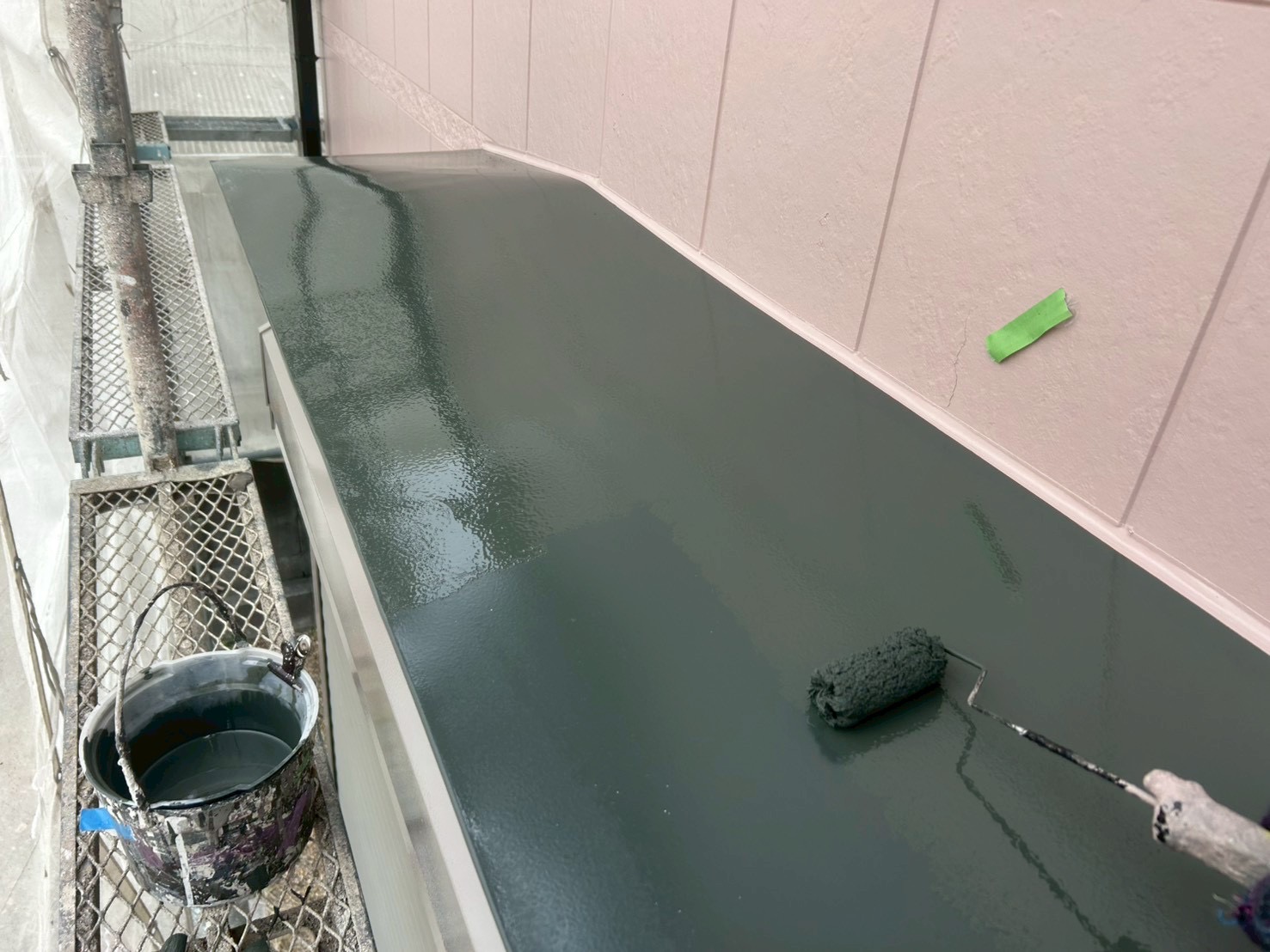 【橿原市醍醐町】付帯部2回目の塗装工事をしまして仕上げの工程を行いました