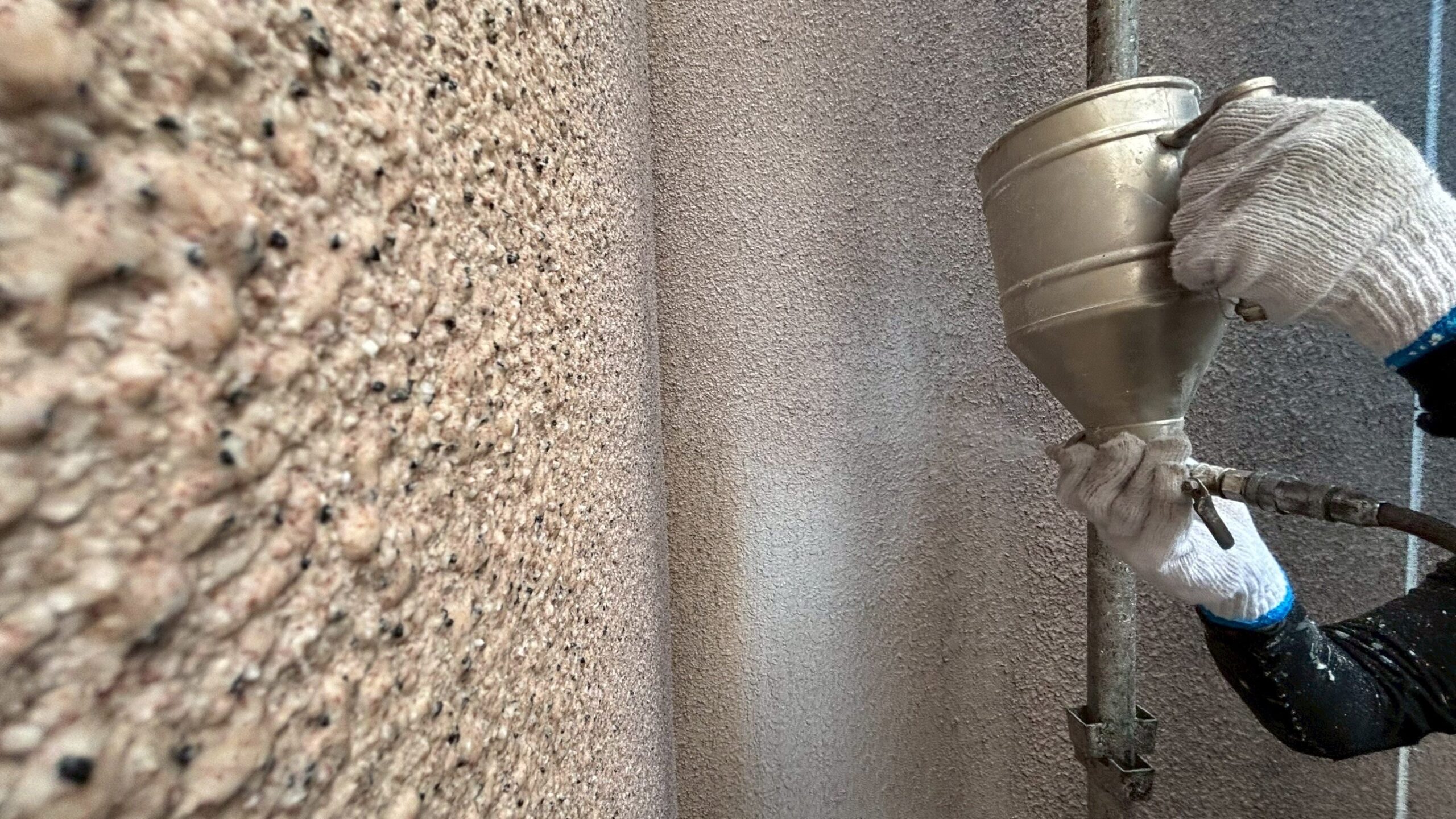 【阪南市自然田】前回吹付セラミック塗装：吹付できていなかった箇所の吹き戻しをしました