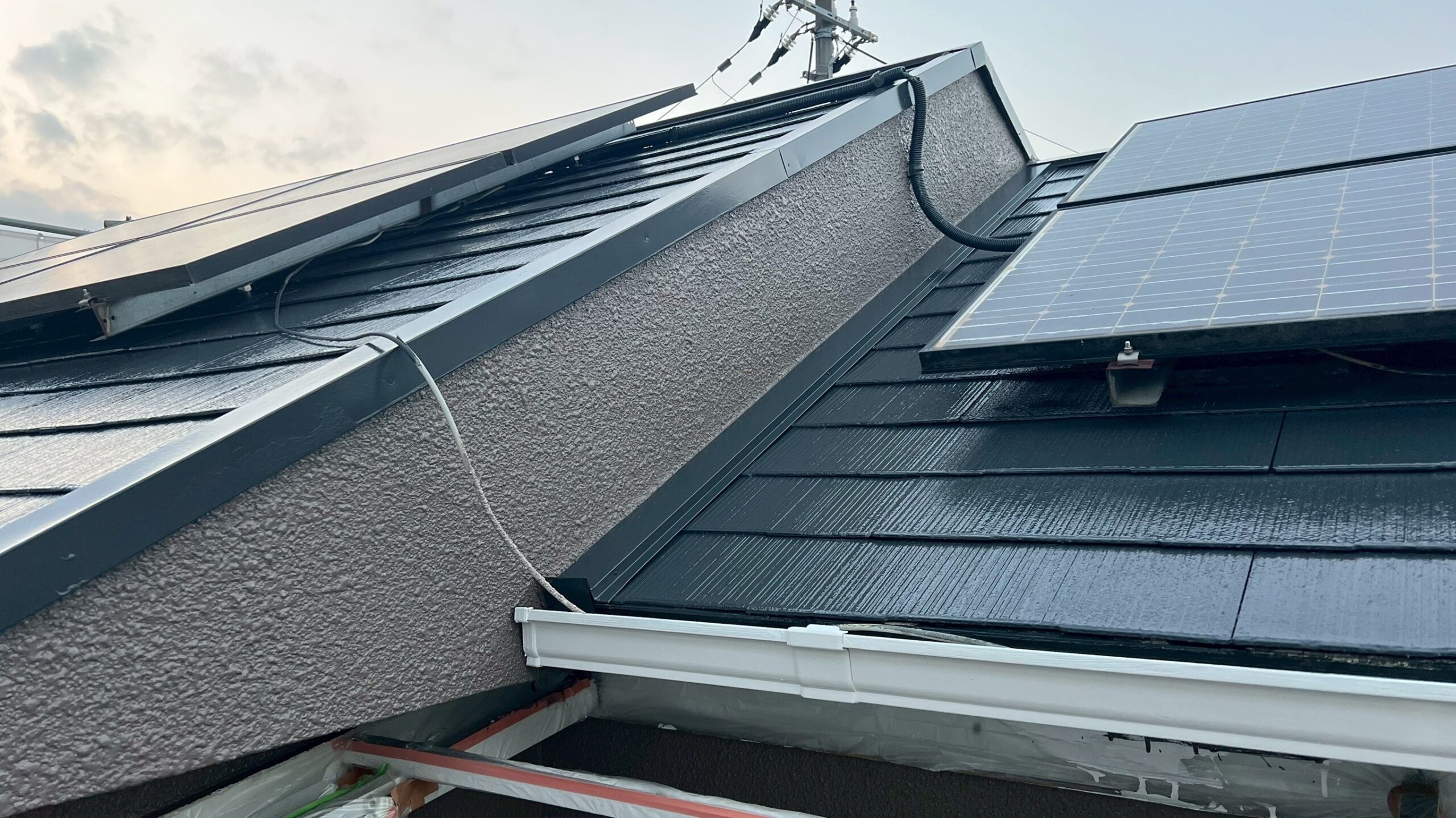 【阪南市自然田】縁切り工法をしてからスレート瓦の塗装工事をしました